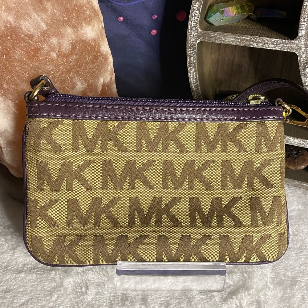 EUC Michael Kors Wristlet - Picture 4 of 5